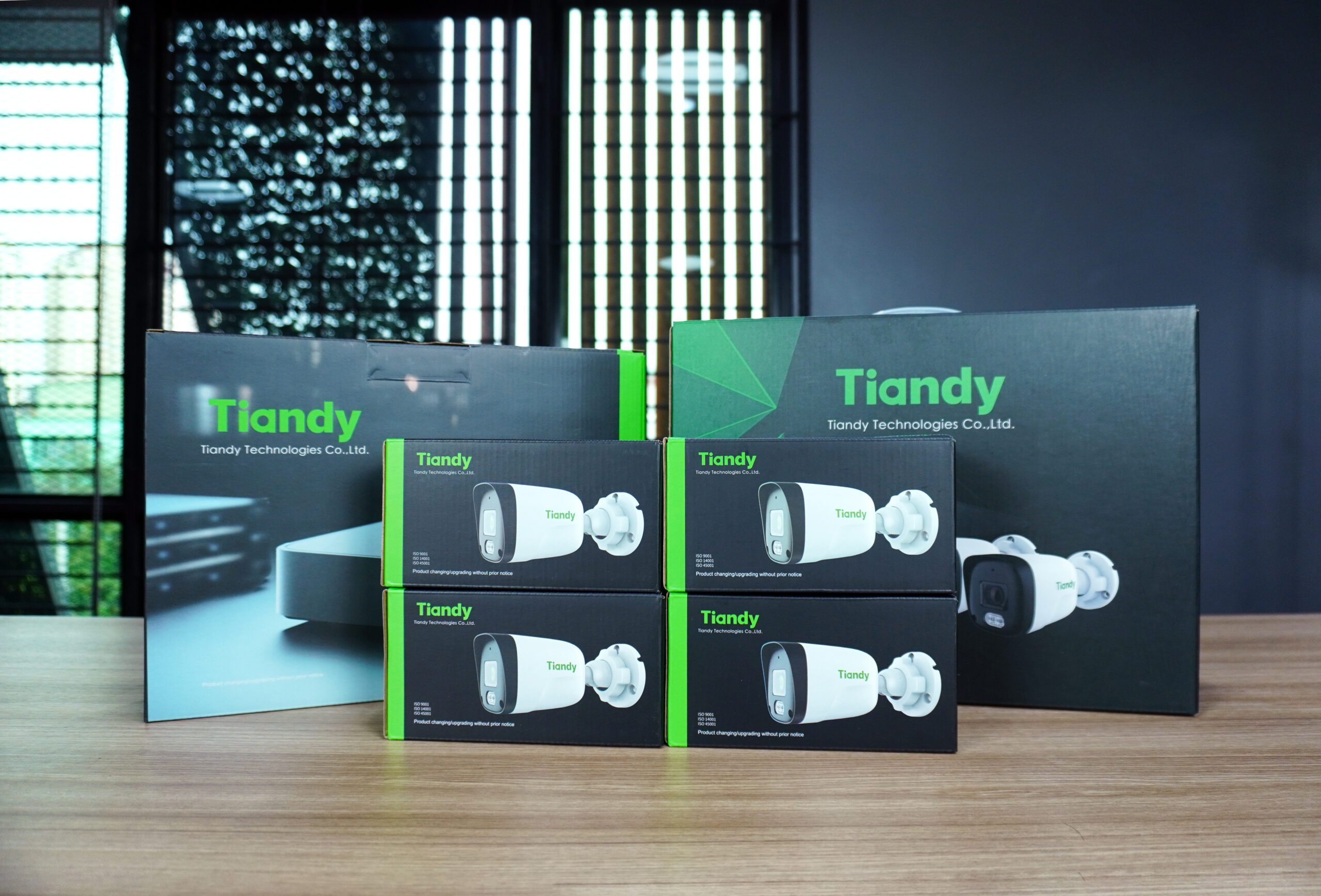 Cover TIANDY KIT 4 2MP (4KAMERA OUT 1NVR)